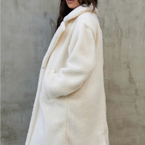 Fabletics Teddy Coat - Picture 2 of 3